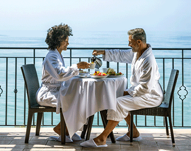 Links to Marriott Bonvoy Offers page.