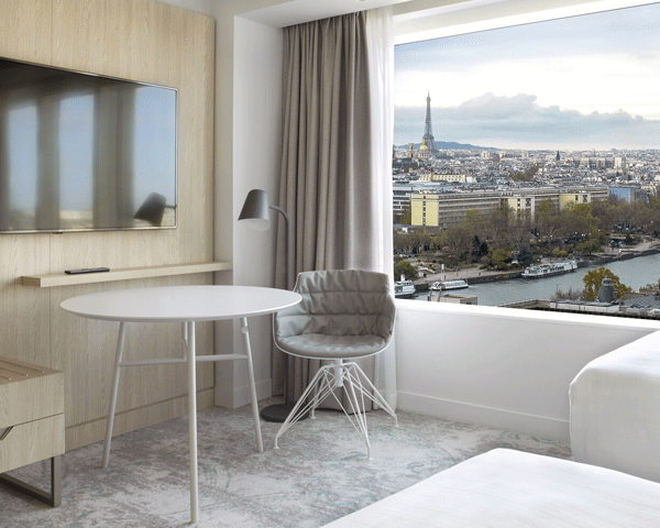 Redirects to Marriott Bonvoy offers landing page.